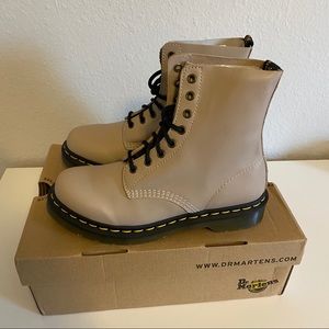 New Dr Martens 46 Pascal Wanama Natural 